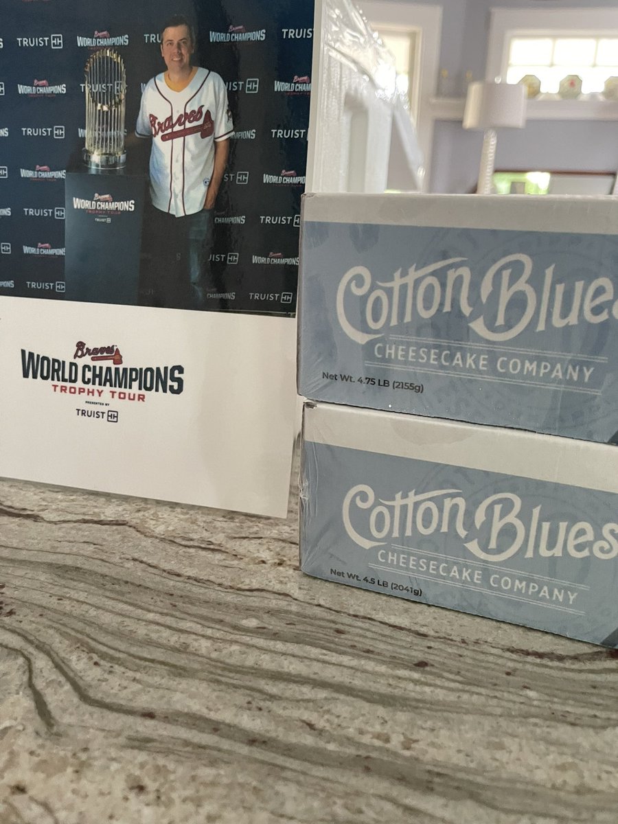 A bet is a bet. Thank you <a href="/toby_barker/">Toby Barker</a> for not one but TWO cheesecakes, plus this ~wonderful~ photo…<a href="/CottonBluesMS/">Cotton Blues Cheesecake Company</a>, thank you for the speedy shipping, the cakes look great as usual. And of course big shout out to the <a href="/Mets/">New York Mets</a> for whooping the Braves asses and winning me these cakes