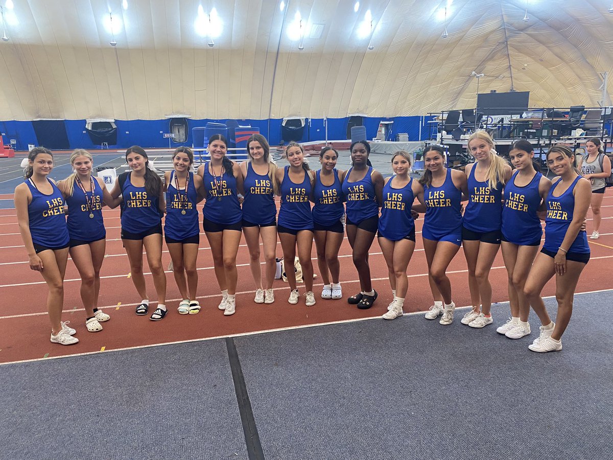 LHS _Winter Comp Cheer tweet media