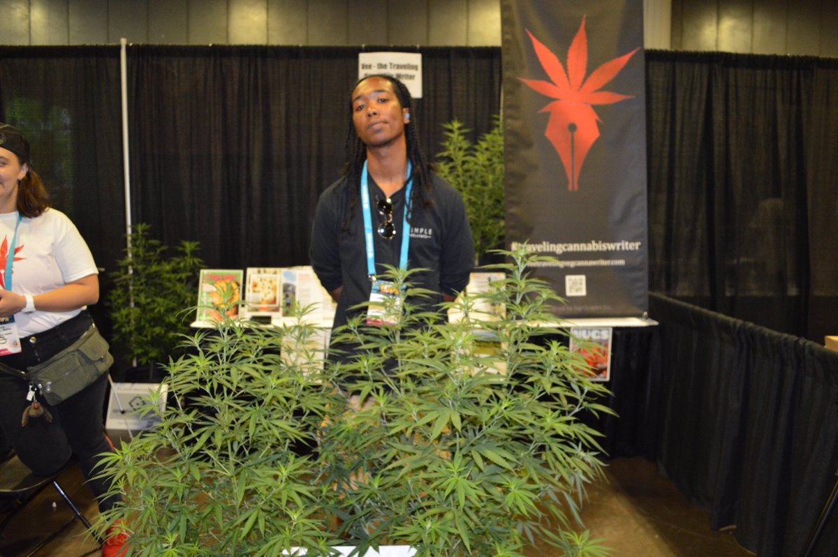 Vcannavegwriter's tweet photo. @kush_con 💚 #travelingcannabiswriter #CannabisCommunity https://t.co/s2JLIF6bhM