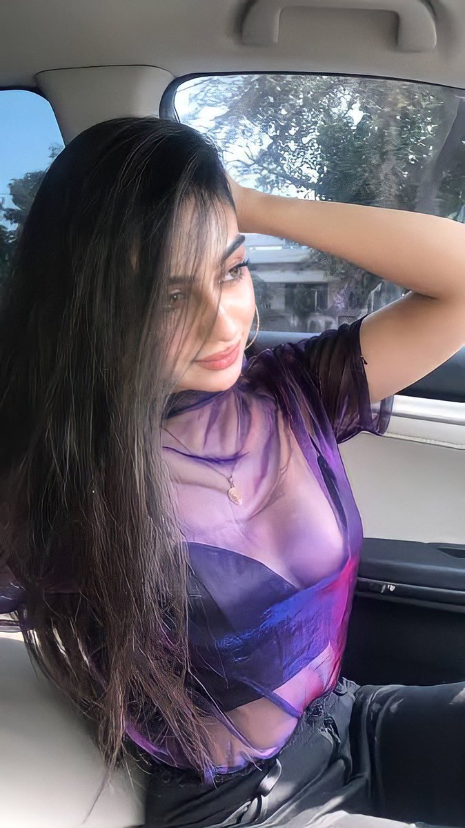 OreoRahul's tweet photo. Yar there are 99+ dm requests asking for her videos , I can’t send to each and everyone of u 🥲 #fatimatahir https://t.co/AGh9VvizLF