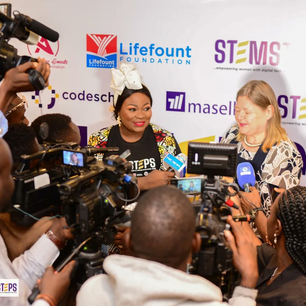 Phinterrie's tweet photo. 3 weeks down and still thankful I was selected to be part of this. Its been from writing business statement for brands, to data analytics to photoshop designs to rebranding and much more.
Awesome facilitators
@lifefounthosptl @USinNigeria @StateIVLP @drroadeyeye
#STEMSTEPS https://t.co/Umv8tlKZ2v