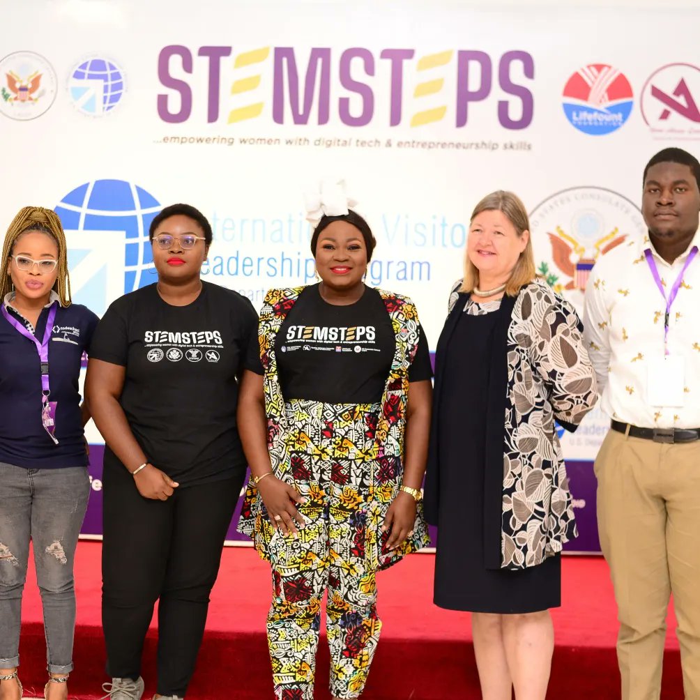 Phinterrie's tweet photo. 3 weeks down and still thankful I was selected to be part of this. Its been from writing business statement for brands, to data analytics to photoshop designs to rebranding and much more.
Awesome facilitators
@lifefounthosptl @USinNigeria @StateIVLP @drroadeyeye
#STEMSTEPS https://t.co/Umv8tlKZ2v