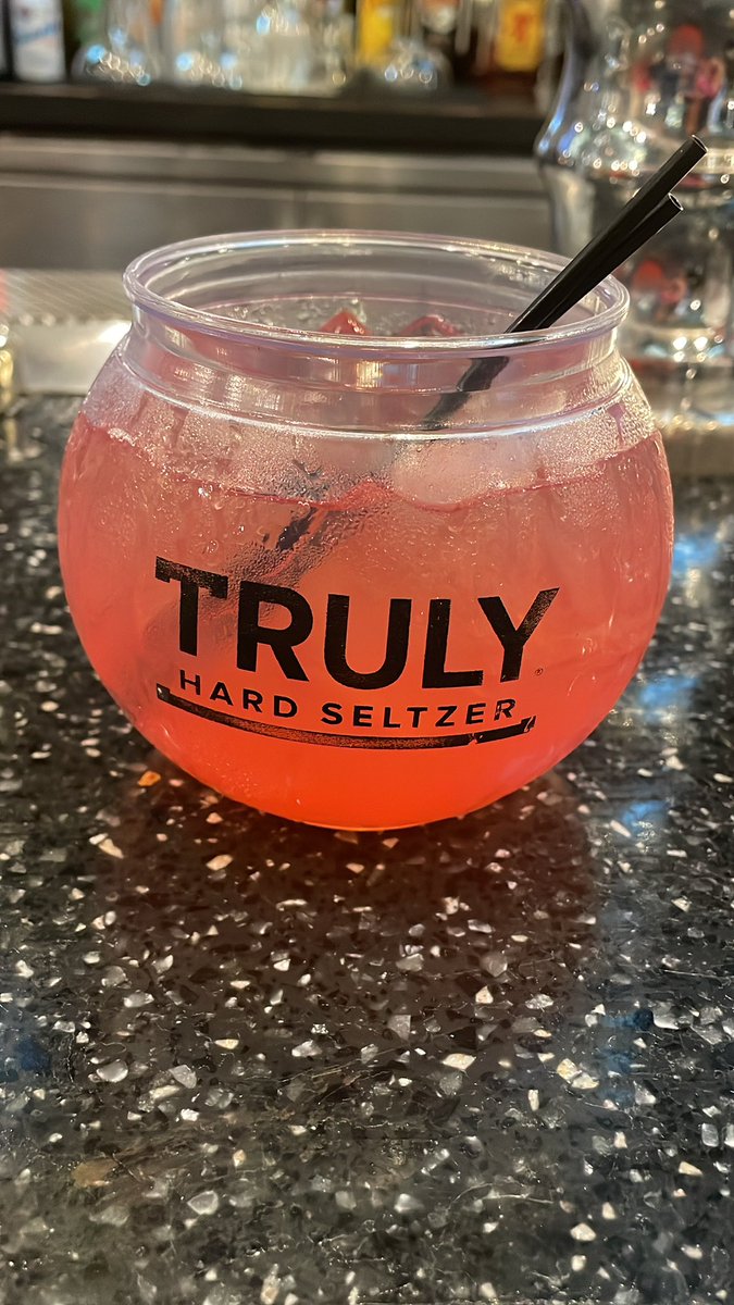 Bunnytorte's tweet photo. @trulyseltzer  - the mini fishbowls at @UnoChicagoGrill are super cute, but how the heck do you drink from it? Too big/wide to drink like a cup, too small for regular straws, too tasty to try to drink through cocktail straws. Cute idea, design fail :( https://t.co/BoOHzzJ270