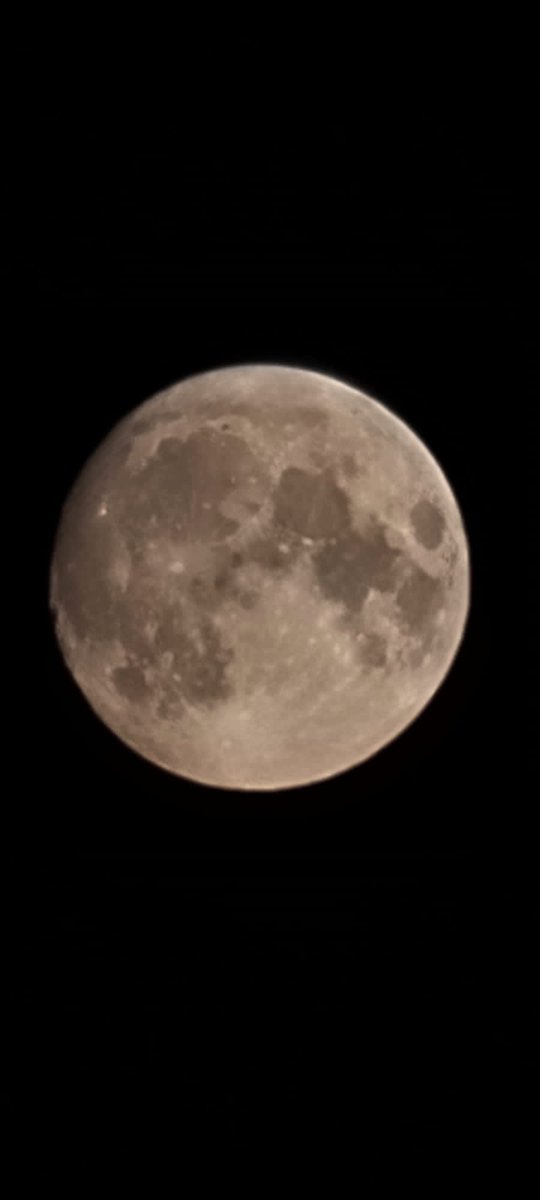 kwsnoek's tweet photo. @Janboelens43 Foto van vanavond van de volle maan https://t.co/dvXmL5waMY
