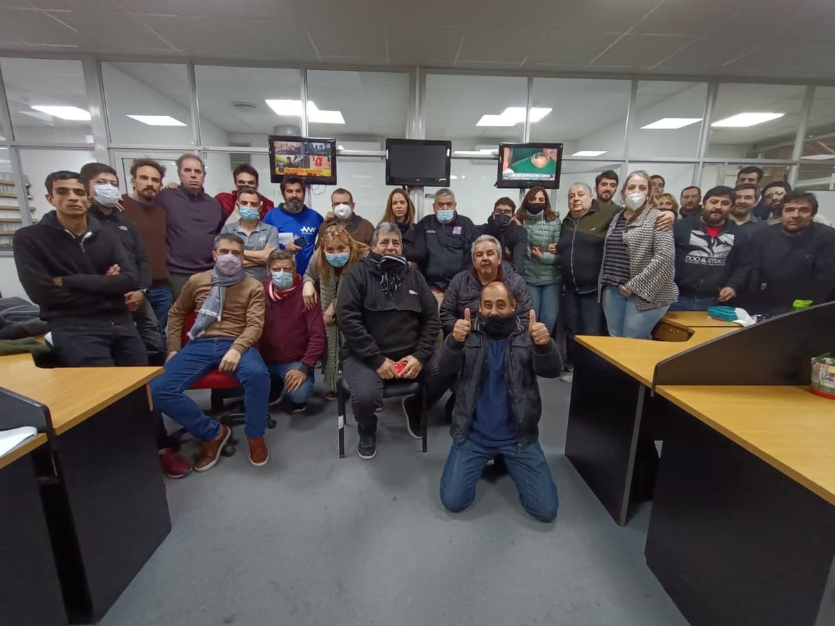 Por unanimidad la asamblea de los #SRT hace pública la situación de riesgo que atraviesan los trabajadores de prensa de Córdoba. 
Lo hacemos ante la falta de respuesta del <a href="/Cispren/">Cispren</a> al planteo de nuestros delegados
Hilo 👇
<a href="/sipreba/">SiPreBA - Sindicato de Prensa de Buenos Aires</a> <a href="/PrensaFATPREN/">FATPREN</a> <a href="/CTAAutonoma/">CTA Autónoma</a> 
Rogamos difusión. RT