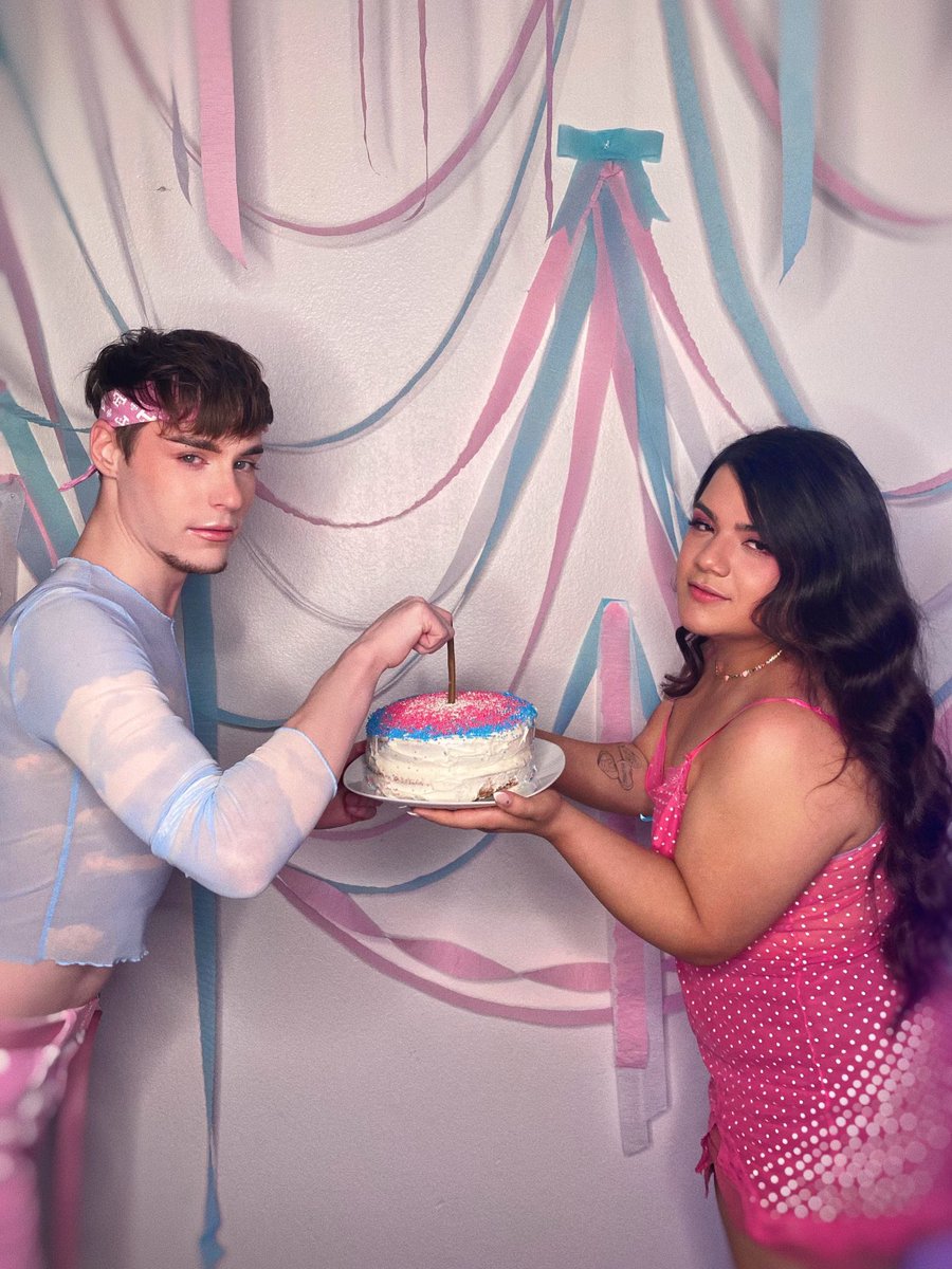 sofialamuneca's tweet photo. Some cute pics from (tr)anniversary party yesterday🏳️‍⚧️🏳️‍⚧️🏳️‍⚧️ https://t.co/VFDxa6yLeA