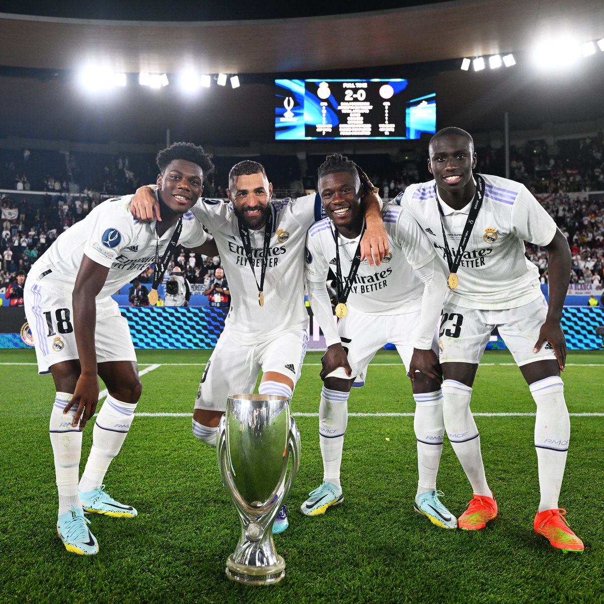 UEFAcom_fr's tweet photo. Déjà un 🏆 pour certains Bleus 🇫🇷

#RMAFRA | #SuperCoupe | @equipedefrance | @Benzema | #ferlandmendy | @Camavinga | @atchouameni https://t.co/ahMxi8C6p8