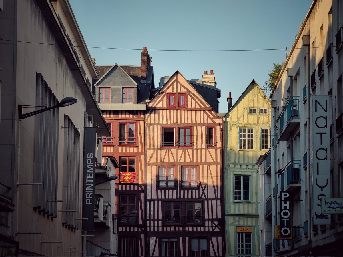 Bonjour à tous ! 👋
Les températures vont encore grimper ce jeudi et pourraient fleurter avec les 35°C en Normandie. Elles resteront clémentes dans la matinée. Prenez soin de vous, de vos proches, de vos animaux, et passez une bonne journée.

📸 Julian Bottler