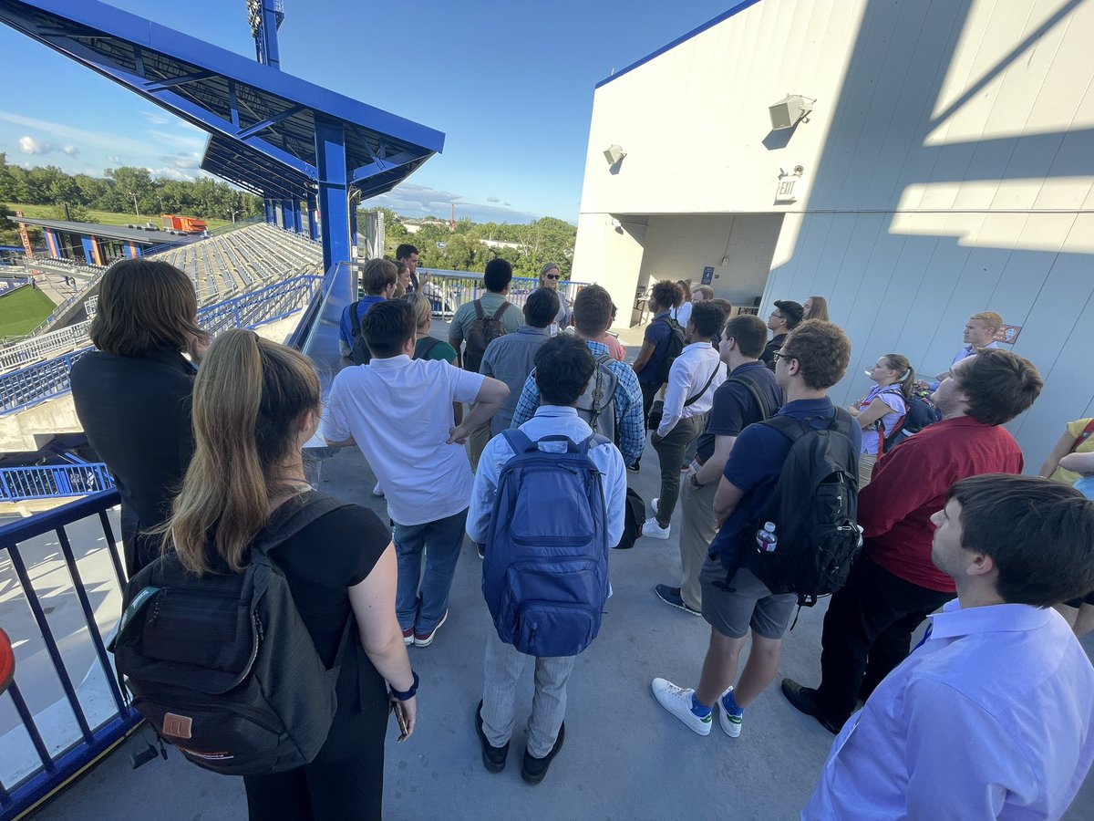 NewhouseSports's tweet photo. Play ball! ⚾️ @NewhouseSports and ProSeminar are at the park with the @SyracuseMets telling stories all night. https://t.co/D5M8sk8rbP