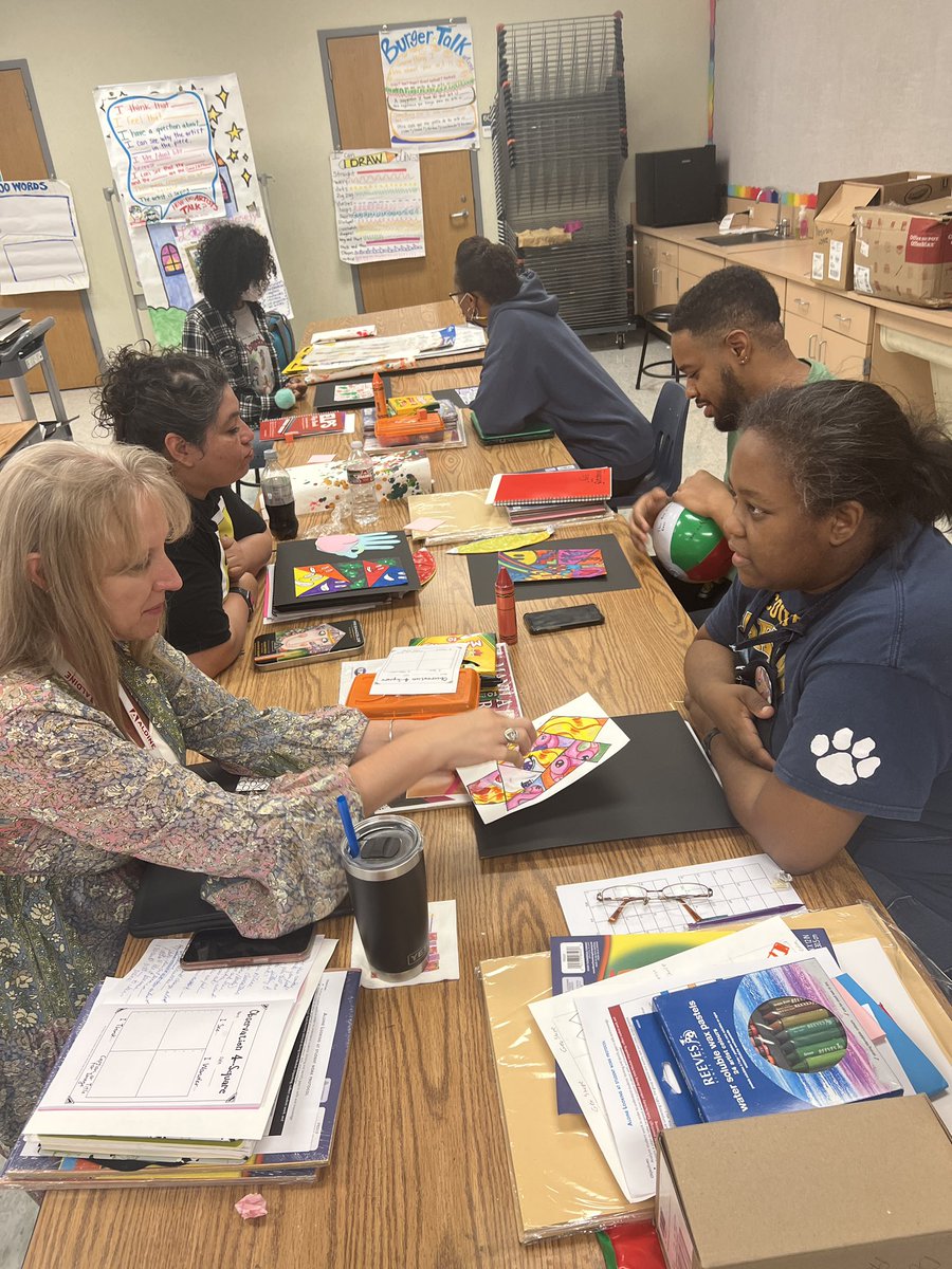 mslowpaz's tweet photo. Today @kujawaart & I facilitated token responses, work in progress crits, burger talk, lesson rehearsals and feedback. #AldineArt #elementaryart teachers were engaged & excited to take back ideas to their artists. I had a blast today @NewmanKaileigh @TrentGJohnson https://t.co/AKVP2Pulze