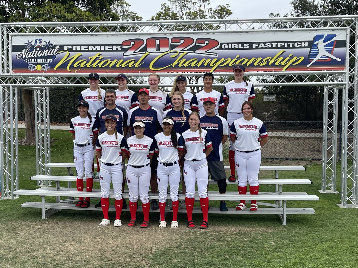 Thank you to all of my coaches and teammates who have made this season such an amazing experience for me and my family. I appreciate all of you so much and I can’t wait for this upcoming season!❤️💙