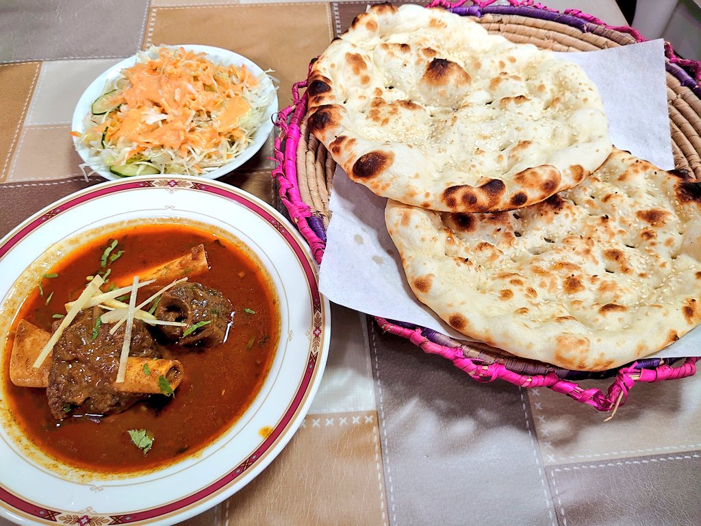 7biryani's tweet photo. 座間市『ザイカ K.P.K』のニハリ。
県央地区に新たな魅力。
移転拡大のパキスタン料理店。
濃厚で柔らかなマトンが旨いニハリ、オススメのクルチャで楽しみました。
気さくな店主さんは日本に長くいらっしゃるので色々なエピソードや今後の計画などもお聞きしたり楽しい時間を過ごせました。
#ZAIQA https://t.co/DsxZJgMbCA