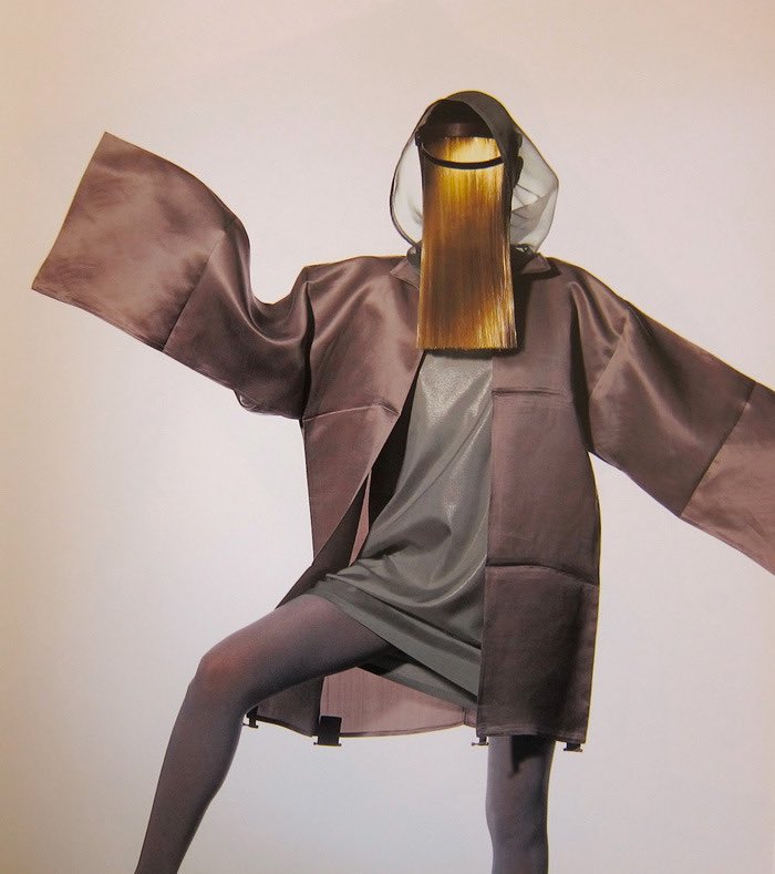 porcel444in's tweet photo. issey miyake: le feu d'issey light ad, 2000 / issey miyake by irving penn https://t.co/VWSckHdgVR