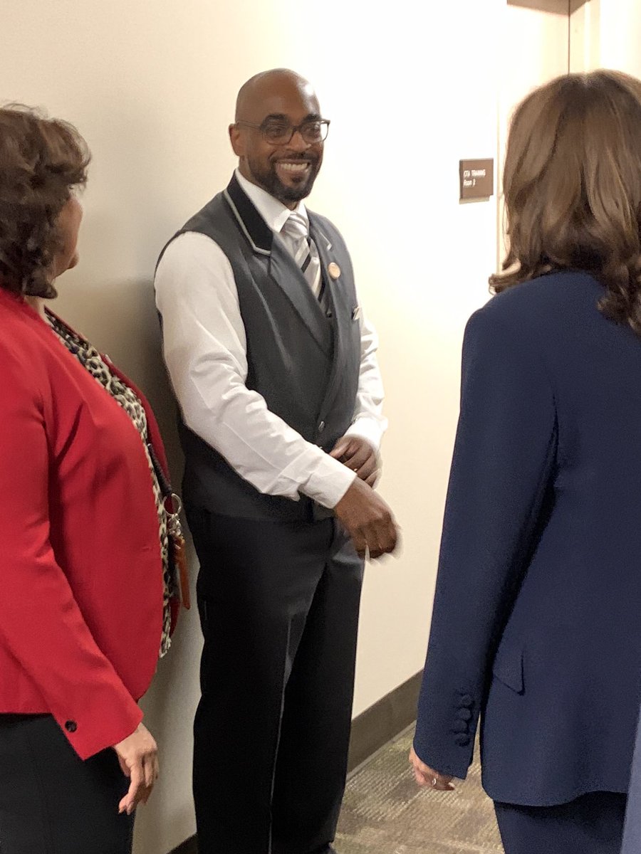 Culinary226's tweet photo. It was great to have @VP Kamala Harris in Las Vegas! So glad VP had a chance to stop by and visit with some Culinary Union members and have a good conversation with @TedP226 and Diana about housing affordability and Neighborhood Stability. https://t.co/9ieZVHNTQq