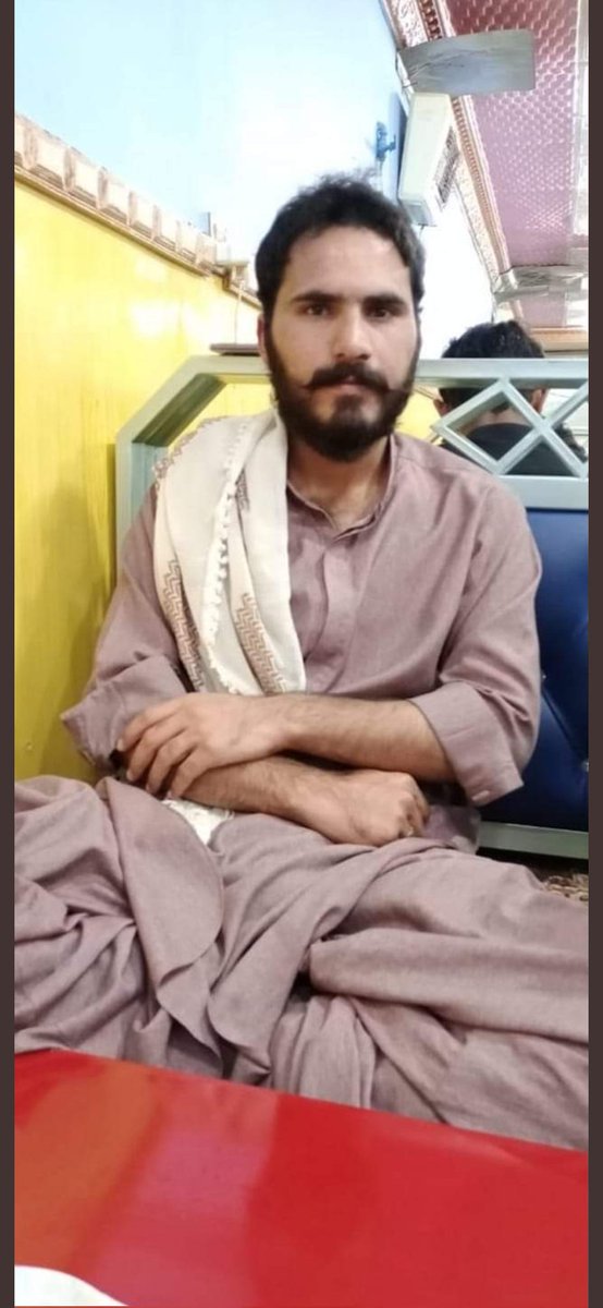 Aimabaloch982's tweet photo. بچھڑا کچھ اس ادا سےکہ رت  ہی بدل گہی ایک بیٹا سارے شھر کو ویران کر گیا ۔ 
#JusticeForShahzadBaloch
#StopBalochGenocide 
#Releaseallbalochmissingpersons @SaveShahzad https://t.co/7LyAqmvC3G