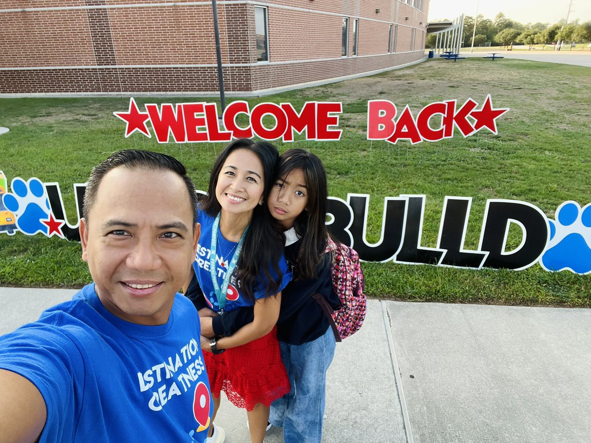 ecabahug1_ellen's tweet photo. Trip to Greatness let’s go! It was an exciting first day as bulldogs! I can’t believe how my former 3rd graders have matured to still be so sweet but subtle! Greatness one Klein step at a time! #KleinFirstDay @UlrichKISD @MrCabahug @KleinISD https://t.co/zCjPWYuElj