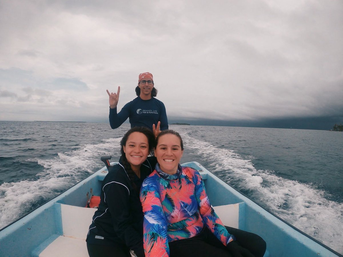 higuerima_fish's tweet photo. Nothing looks better than a field picture before a storm and a crypto in the lens!
We are the first generation of students in the Brandl lab! 🤘🐠 @gobysimon 
@CipollaKyra, Philip Souza #FishTeam
Crypto pic by: Philip Souza https://t.co/Lhz6z7eaS1