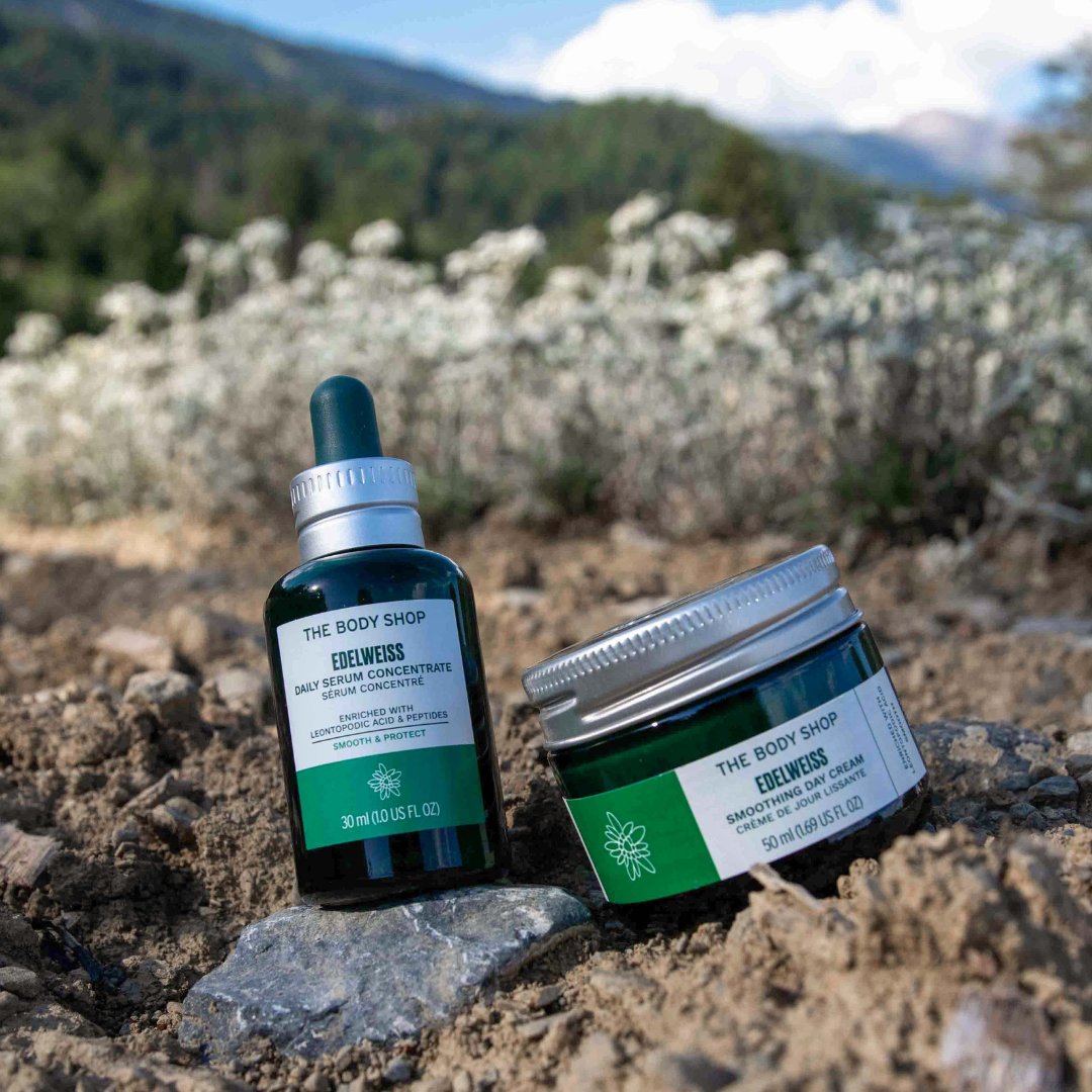 TheBodyShopIND's tweet photo. Travelling without your new #SkinCare BFFs? Your skin might not like this!
Our #Edelweiss heroes work in all weather conditions, so carry them wherever you go to pamper your skin with treats made with 92% ingredients of natural origin.
#TryNow
#EdelweissPower #NewLaunch #Vegan https://t.co/CnA7S4jpNt
