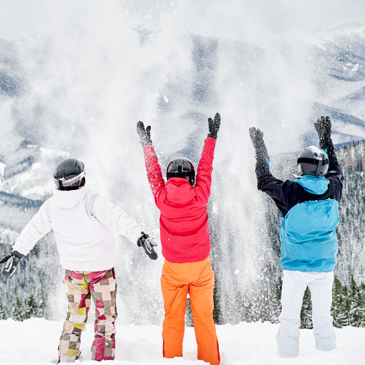 ACESKI_AG's tweet photo. Disfrutar de experiencias y encuentros fascinantes, deslizarse por las montañas, ser el primero en marcar tu huella en la nieve. Estas son algunas de las actividades que puedes hacer este invierno en nuestras diferentes estaciones de esquí con nuestros Centros Asociados 🏔️ https://t.co/gtdmwoZ3Ie