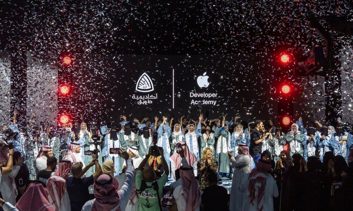 ShahadMBM's tweet photo. ❤️🙏🏻 الحمدلله عالتمام

Apple Developer Academy Graduate -First Batch https://t.co/HawTLUwynd
