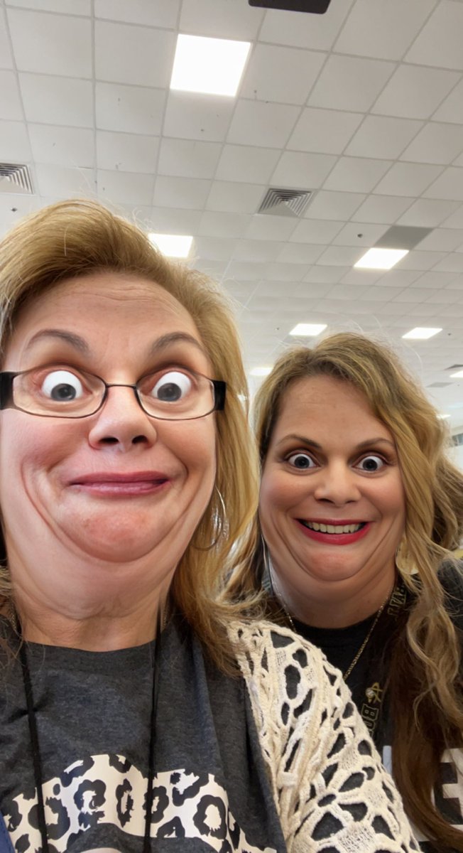 Candicerl2012's tweet photo. Y’all. Me &amp; my sister! 🤣 #RCISDJoy #TeamRCHS #BulldogPride #LetsGrowTogether #oneRC #coloryourworldrchs
#laughlearngrowrchs https://t.co/ksclkL6OIQ