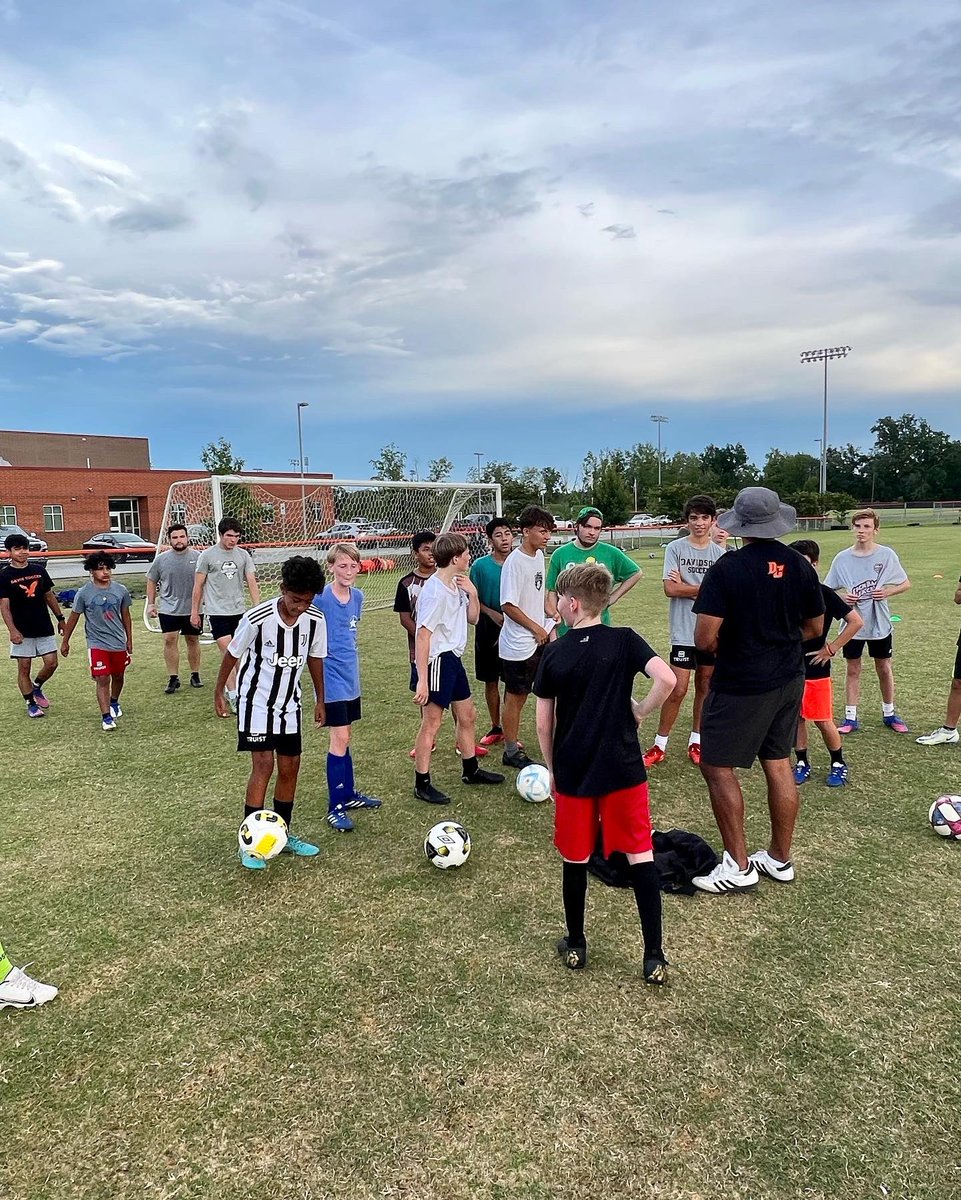 DavieHSSoccer's tweet photo. A phenomenal first day of Davie Middle  Schools skills camp in the books. Huge thank you to all the parents who supported us by bringing your kids to the field. It’s not too late for your kids to join us tomorrow for day two! The future is bright for #DavieSoccer ‼️🦅⚽️ https://t.co/GDcvV7mOR8
