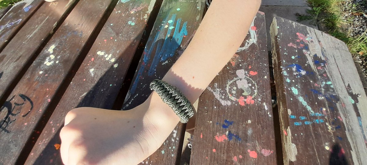 Since it was rather nice today we sat out in @ysortit garden with the #clydebankyouthclub and had some fajita pasta and made survival bracelets @Lachlanysortit @PamYSortIt @GillianYsortit @AllisonYSortIt @LyndseyYsi