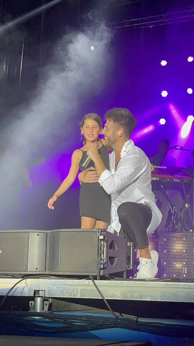 JuditCapafons's tweet photo. @AntonioJSMazuec creando momentos mágicos y inolvidables 🥰. De parte de Carlota muchas gracias y nos vemos pronto❤️😘😘 https://t.co/jn4tYdllPe