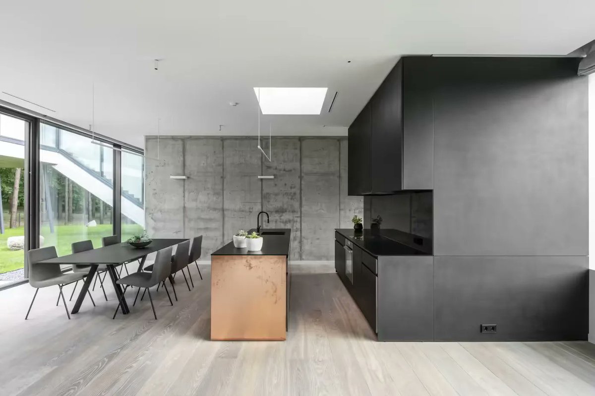 interiorsxdsign's tweet image. Residential House by Architectural Bureau G.Natkevicius and Partners #interiordesign #homedecor #homeinspo #interiors