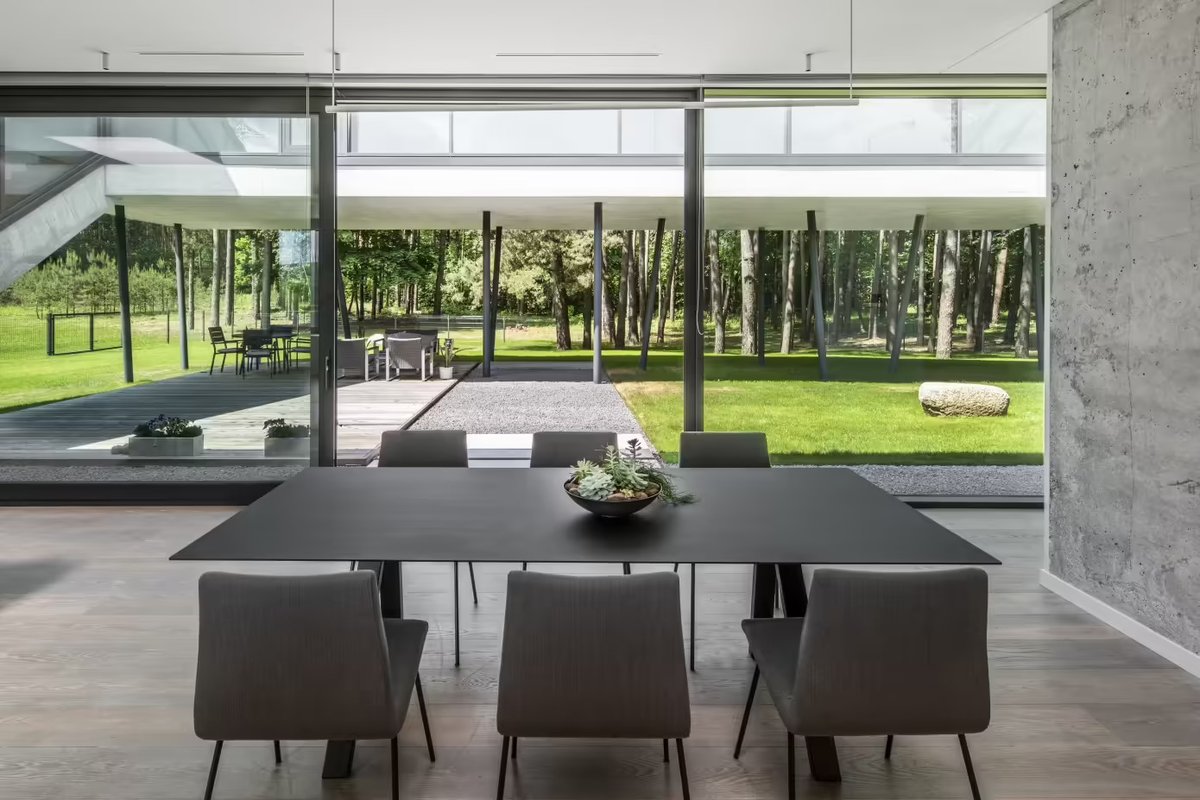 interiorsxdsign's tweet image. Residential House by Architectural Bureau G.Natkevicius and Partners #interiordesign #homedecor #homeinspo #interiors