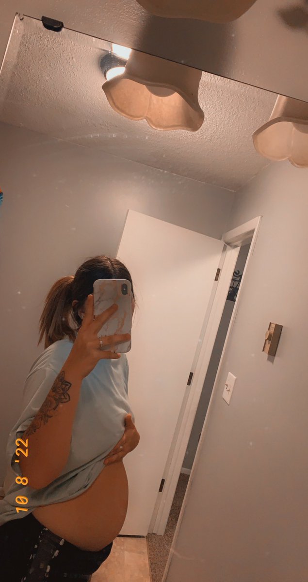 kryzcolvin's tweet photo. hello, second trimester 😍 https://t.co/njbKw1p6On