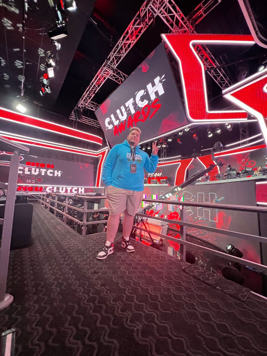 diegotetv's tweet photo. Llego la hora!! Arrancamos los #ClutchAwards en VIVO!! 🇲🇽❤️🙌
Se vienen partidazas!! https://t.co/Lw8v1sAkPn 😍
Bora #TeamFracture!! 🙈🙈 https://t.co/27PjiVKKDN