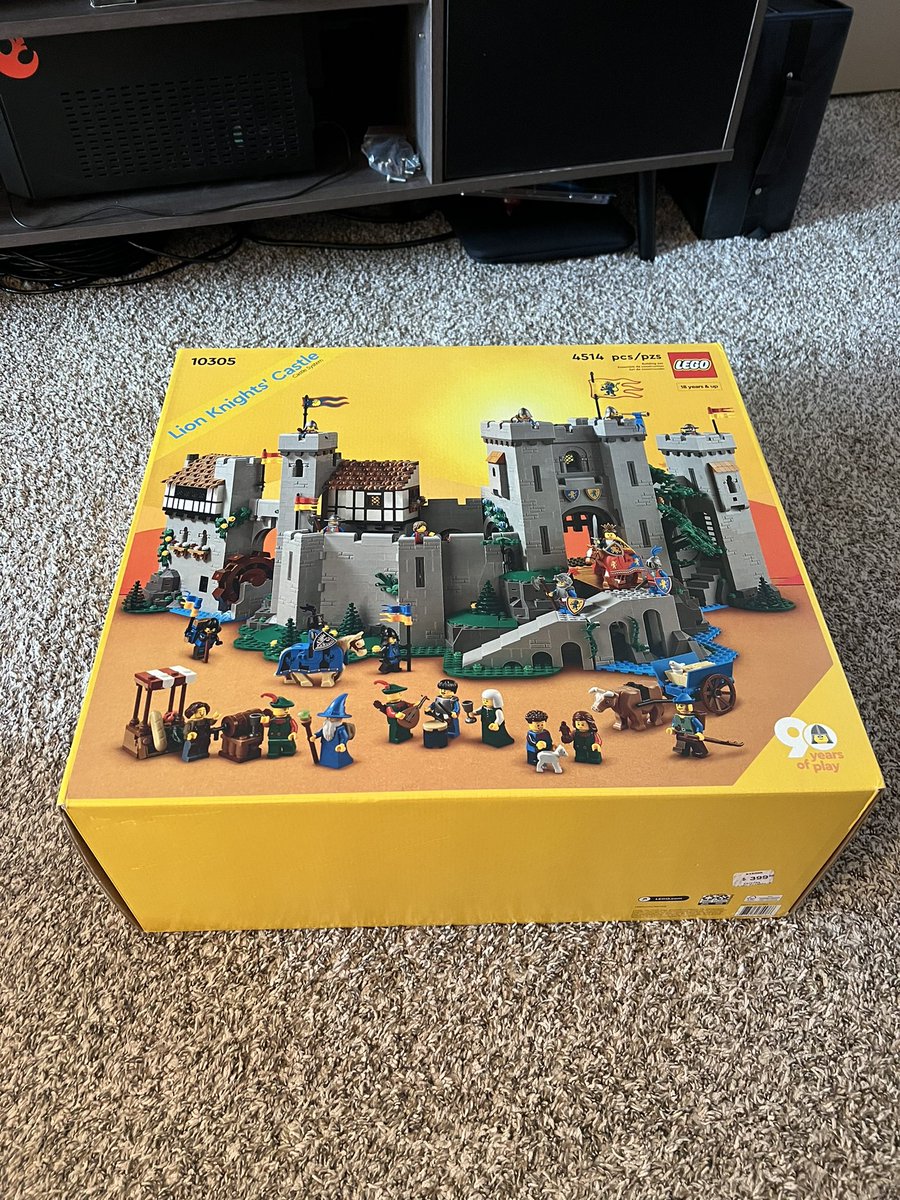 joewardog's tweet photo. @LEGO_Group #LEGO90Years Happy Birthday LEGO!  Time to celebrate https://t.co/rXearJ6tkS