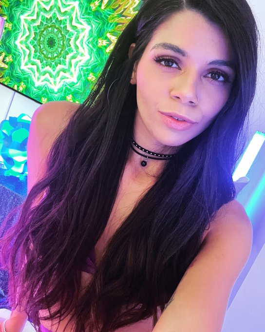 👸🏻👸🏻👸🏻 https://t.co/Hpgayz4WbG