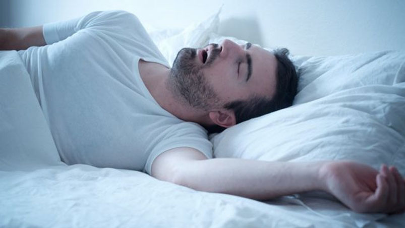ElDoce's tweet photo. Contratan “dormidores profesionales” con sueldos de 78 mil dólares al año >> https://t.co/E3yufSv5wm https://t.co/TfZU932EHP