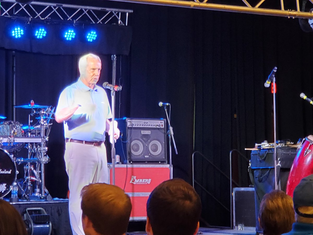 Hall of Fame basketball coach Roy Williams speaking at the Host City Welcome Wednesday night <a href="/ALWS_Shelby/">ALWS Shelby</a>. #ALWS22