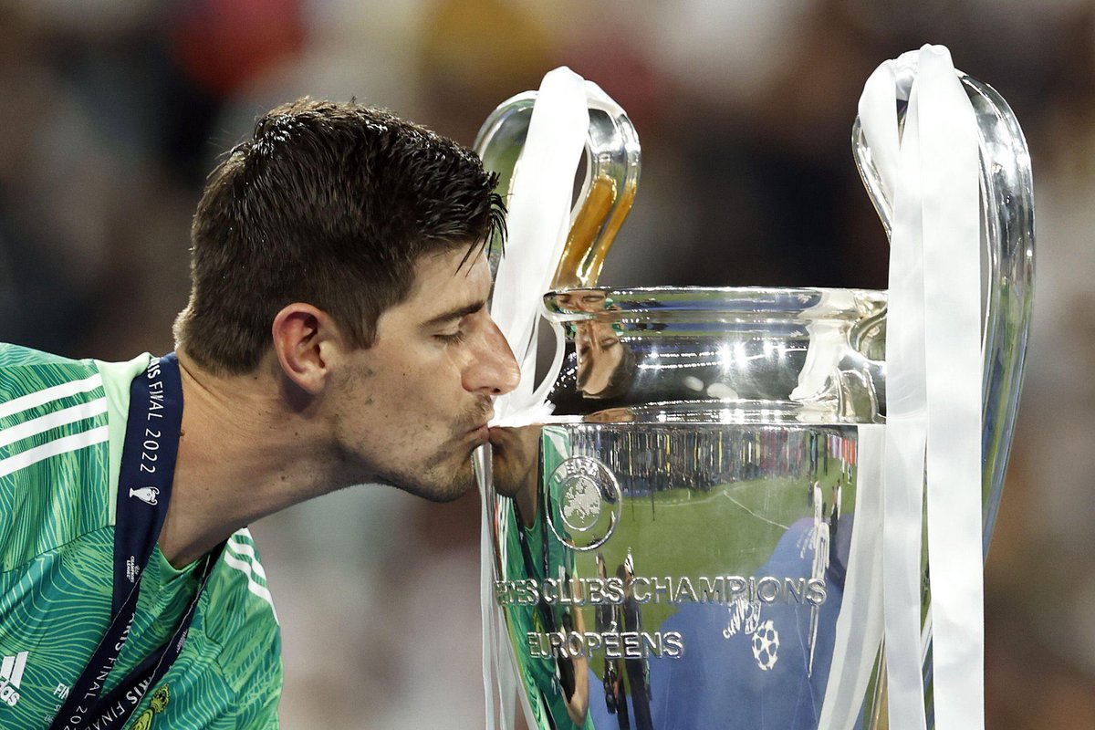 bolanetral's tweet photo. Thibaut Courtois adalah penjaga gawang pertama yang mencatatkan clean sheet di final Liga Champions dan Piala Super di tahun yang sama sejak Víctor Valdés pada 2009.

 ◉ 14 tembakan tepat sasaran yang dihadapi
 ◉ 14 penyelamatan dilakukan
 ◉ 0 kebobolan

 Dan dua piala. 🏆🏆 https://t.co/vi8B6pdjlB