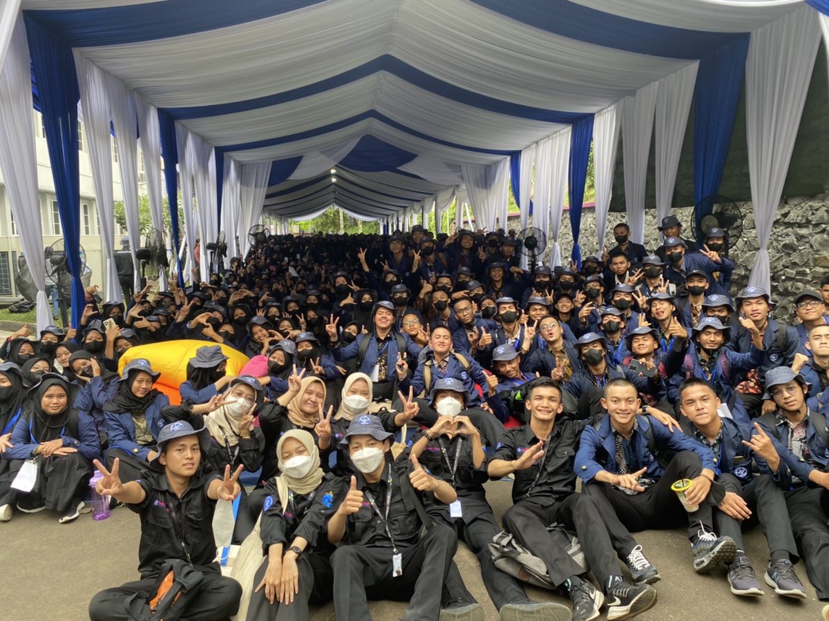 Lheaxxh's tweet photo. DAY 2 MPKMB SVIPB

thank you Gatamala syandana 💙
#VOKASIIMPACT #MPKMB59SVIPB #IPBDIGDAYA #VOKASIJUARA https://t.co/scTqdcceJA