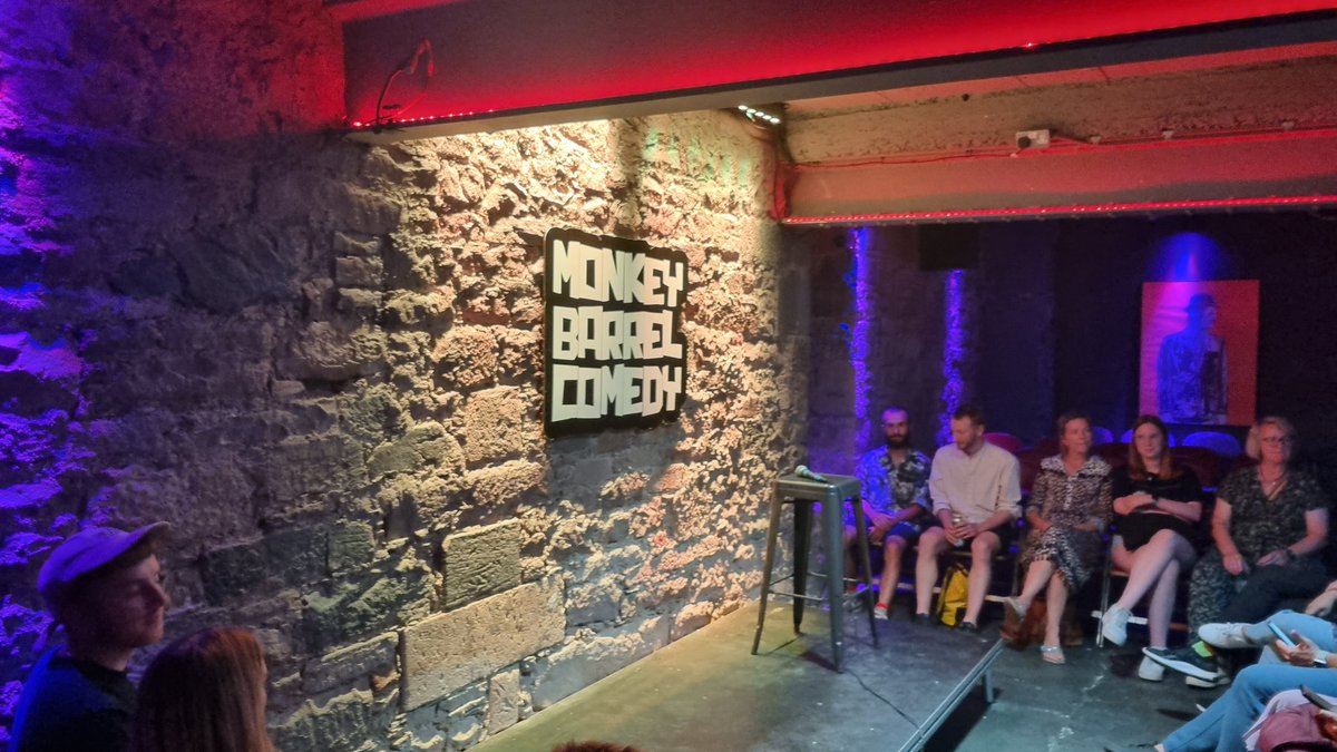 MatthewDEvans's tweet photo. Show 21 and last one for day four is another great one over the road at @BarrelComedy 3 with @jordbrookes.

This one had @realemmaevans crying with laughter as Jordan quote: "makes you feel awkward in just the right way."

#Threadinburgh #EdFringe2022 https://t.co/Y0hAt4Vf3j