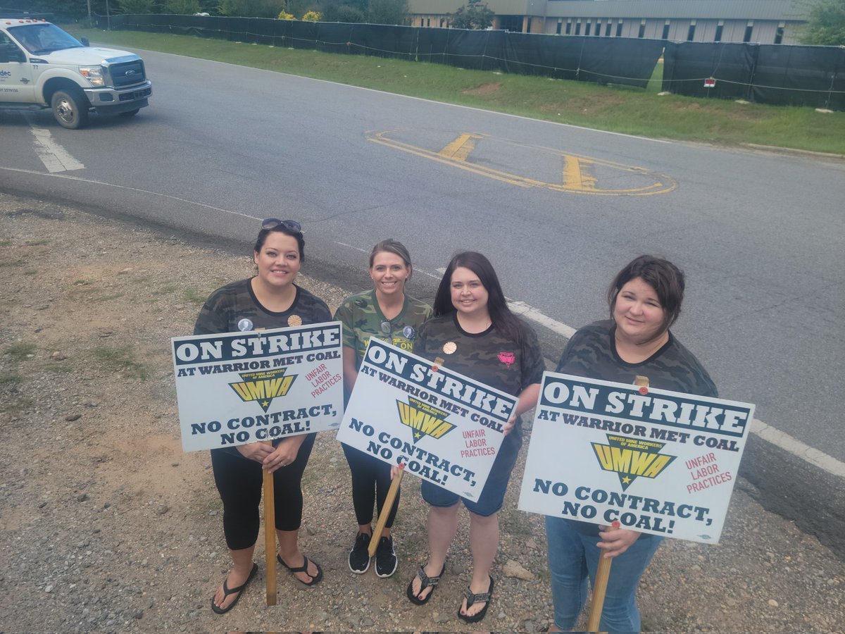 HaedenWright's tweet photo. Holding the line one day at a time, and we will always stand ONE DAY LONGER! 🎵 We can bring to birth a new world from the ashes of the old for the UNION makes us strong! #WarriorMetStrike #picketline #solidarity https://t.co/jOUmXejD7G