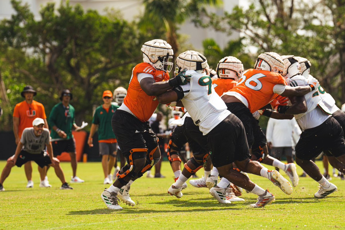 CanesFootball's tweet photo. Grinding. https://t.co/m4OlvIjfXL
