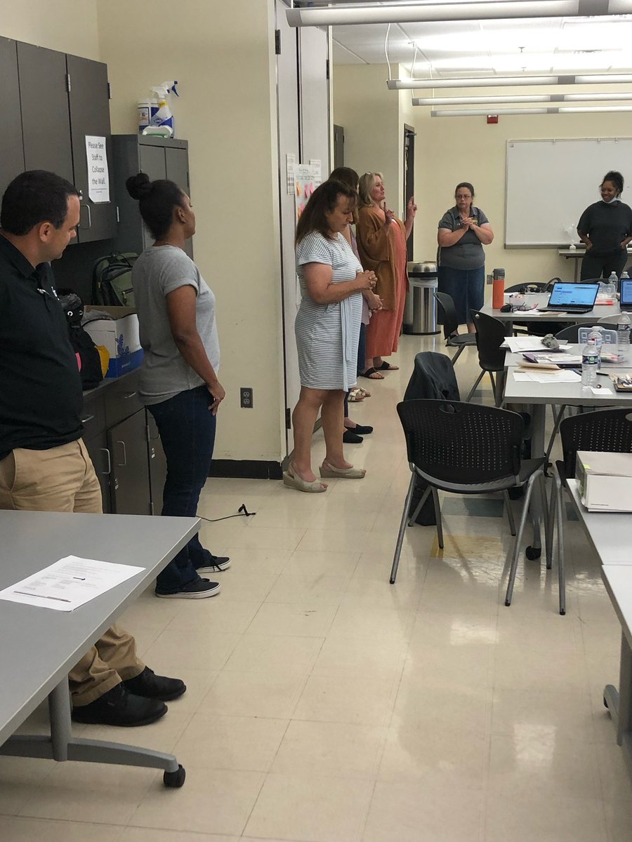 ThePrincipalFai's tweet photo. Data, intervention academic vocabulary oh my…#WizardofOz #VisionofChange # @HollyRidgeMS https://t.co/52gWvqwKfH