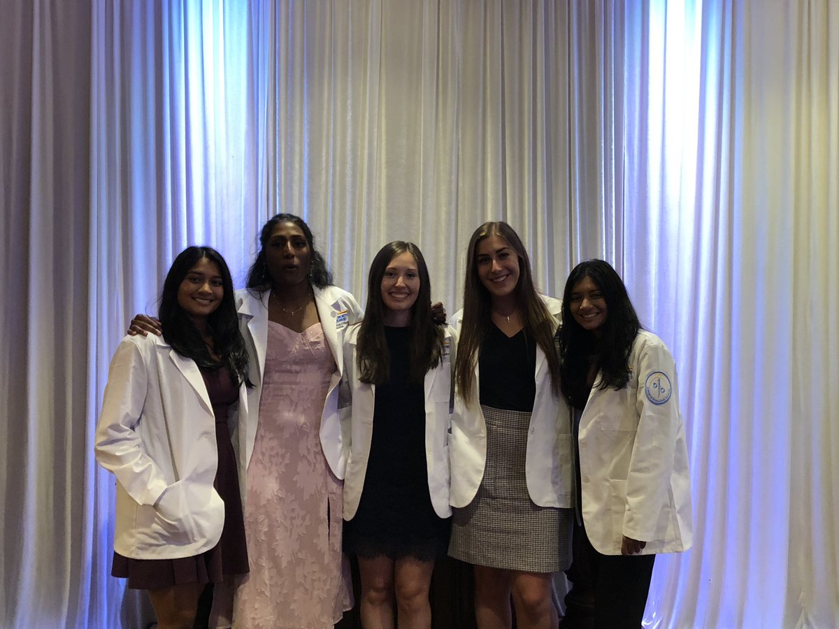 NYITCOMDO's tweet photo. The NYITCOM Class of 2026 has their white coats and they recited the osteopathic oath, now it’s time to party! 

#nyitcom #nyitcomAR #nyitalumni #nyitcomalumni #whitecoat #nyitcomclassof2026 #whitecoatceremony https://t.co/oxl19yEJ5P