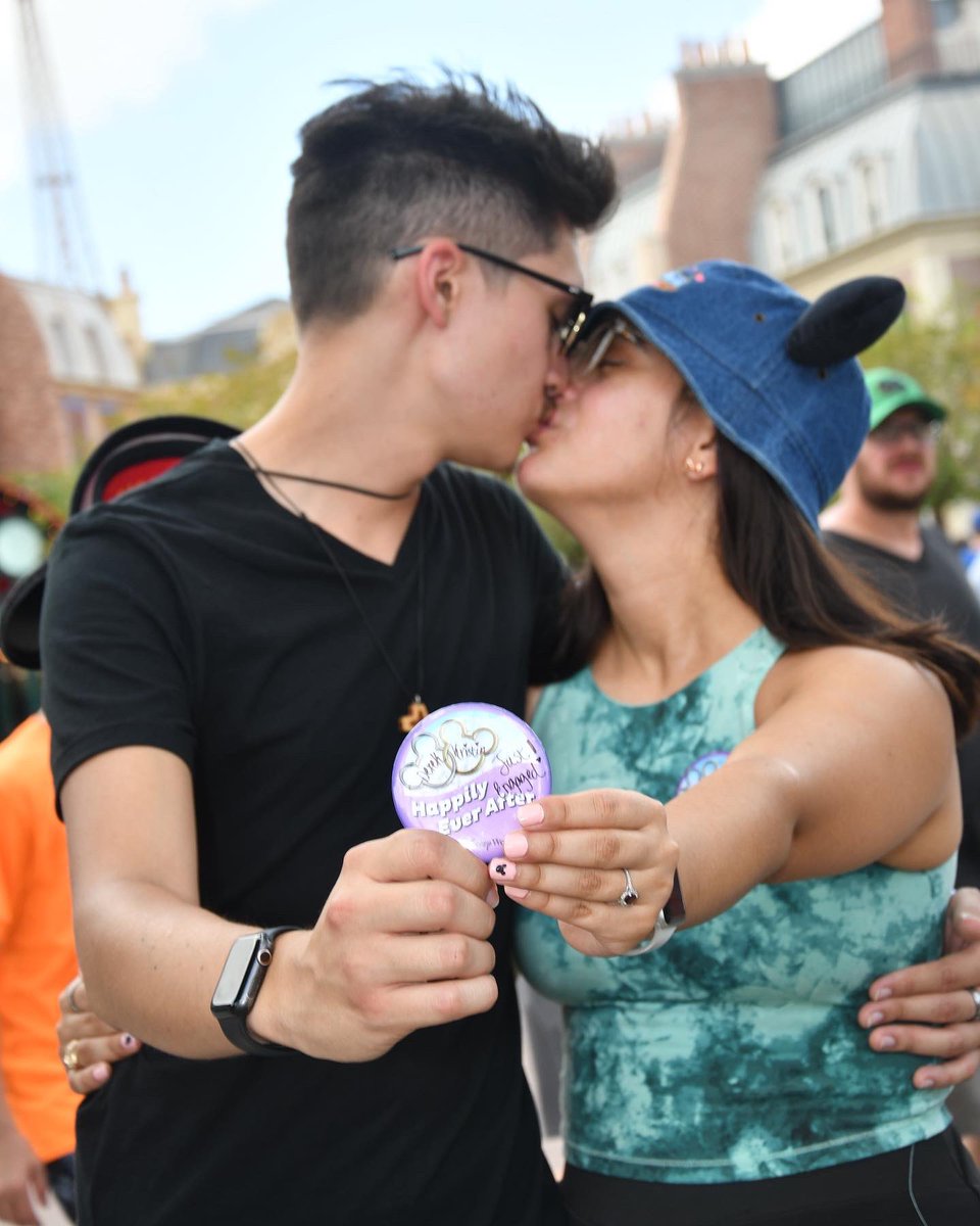 swansong97's tweet photo. She said “Yes!!” ❤️❤️ 

#proposal #fiance💍 #engaged #disneyworld #epcot #francepavillionepcot https://t.co/gqpNMJbEWm