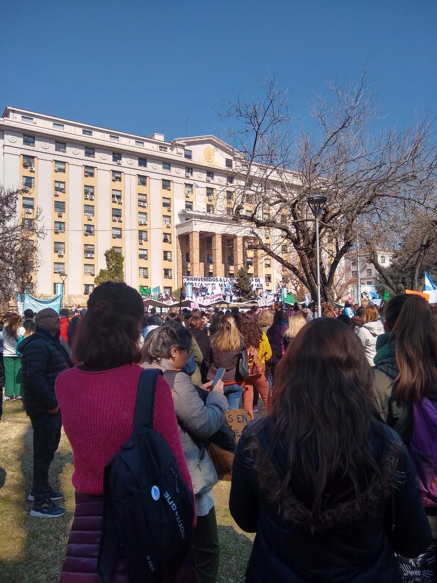 MilitanciaSoci2's tweet photo. 📢 En estos días se llevaron a cabo medidas de fuerzas por parte de los docentes.
Acompañamos la lucha y le exigimos al gobierno de Mendoza salarios dignos para nuestros educadores. ❗
#MSCapital https://t.co/xmdzvElVrV