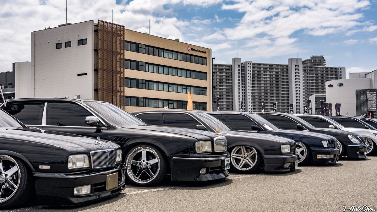 JAutoshow's tweet photo. 東北仕様と関西仕様 https://t.co/t8xEK7hdEe