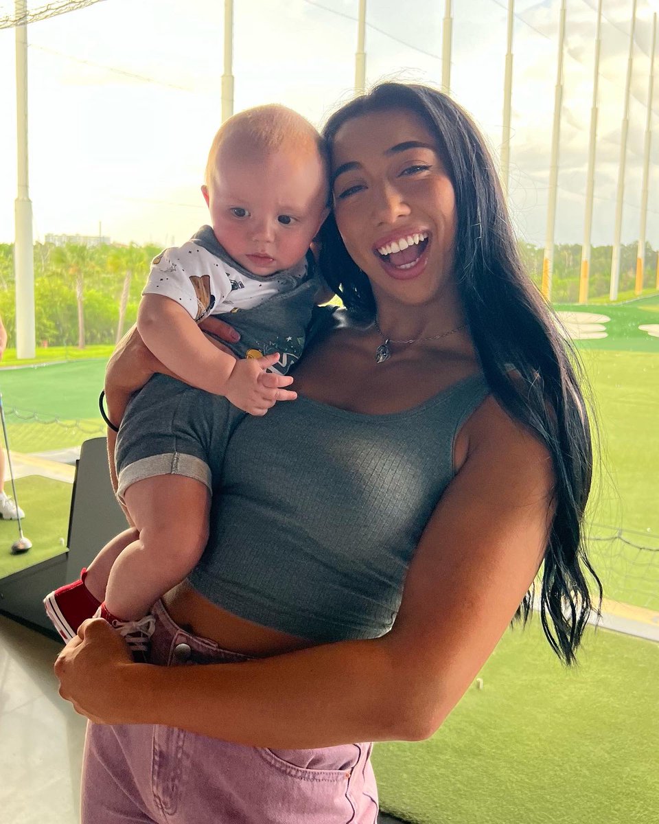 indi_hartwell tweet picture