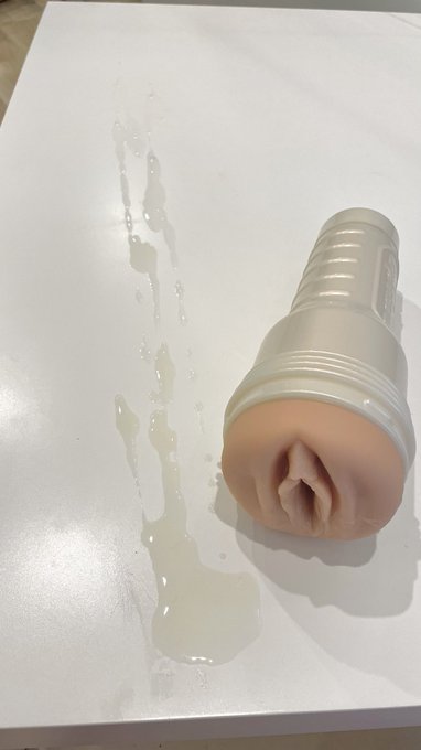 This time I really made a mess with my Fleshlight!!! After 3 days of edging I lasted about 2 minutes<a href="/tag/nsfwtwt"class="tags"><span>#nsfwtwt</span></a>