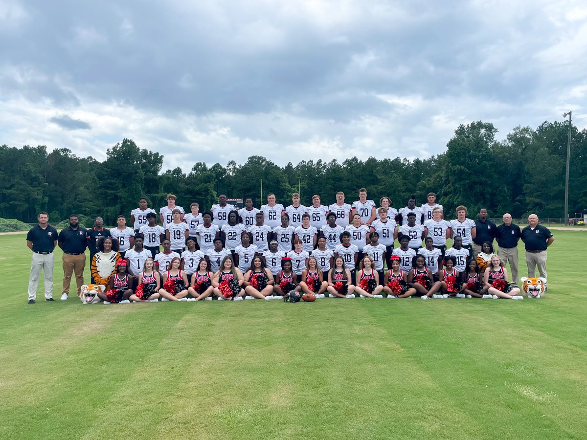 calebkelly1's tweet photo. Your 2022 Noxapater Tigers #Family22 https://t.co/UHmHiQISle