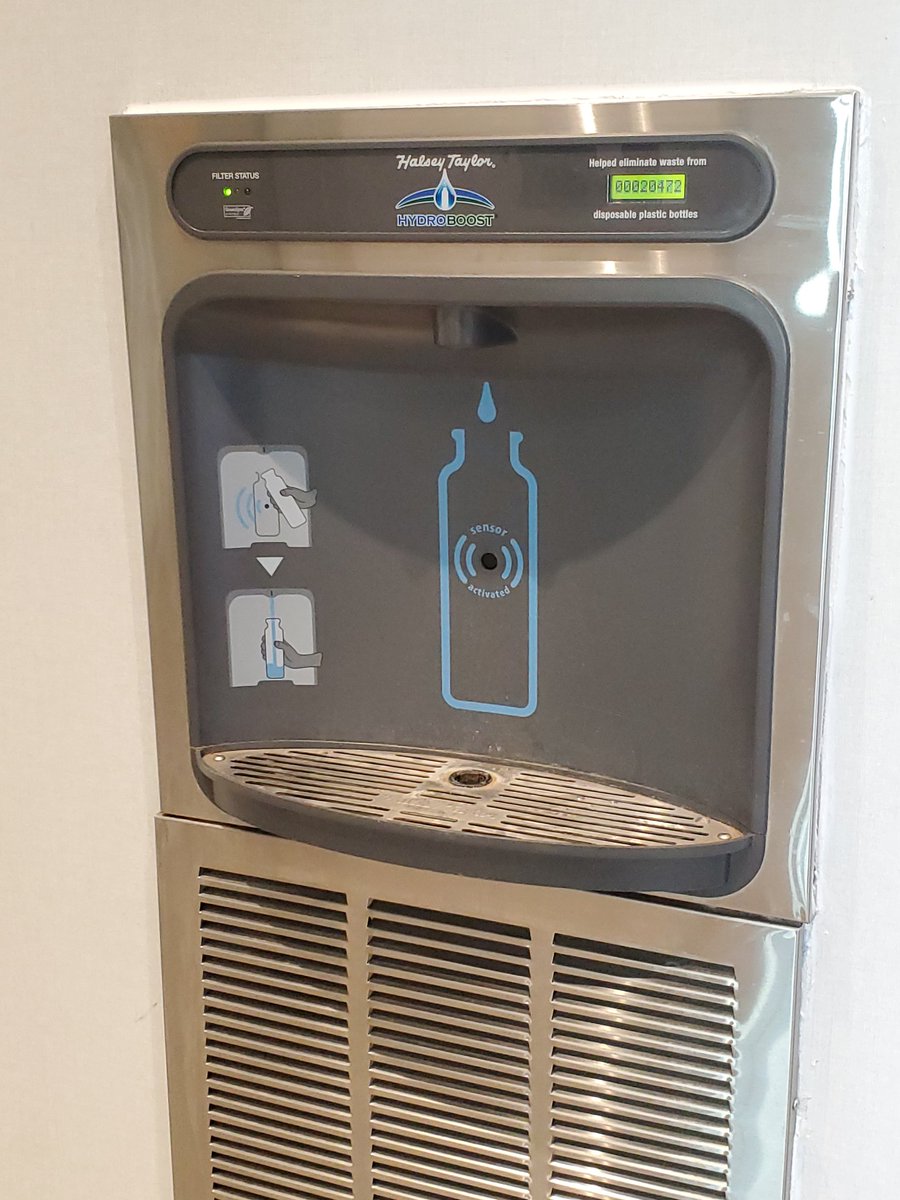 beccadmc12's tweet photo. It would be treat if yall provided water bottle refill stations like this rather than selling water in single-use plastic bottles. @SeaWorld Conservation. Less plastic in the ocean. @SeaWorldTexas #ReduceReuseRecycle https://t.co/wZ6DEuwns0